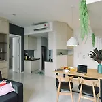 Robertson Premier Suites By Subhome