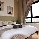 The Play Suite@Pano. Mrt. Free Parking. Self C/In