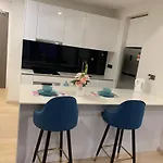 Holiday Suites Star Residences