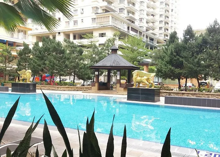 Large 4Bedroom Homestay Pv6 With Large Swimming Pool