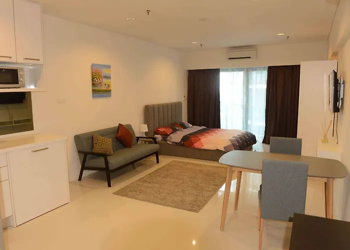 Summer Suites Studios