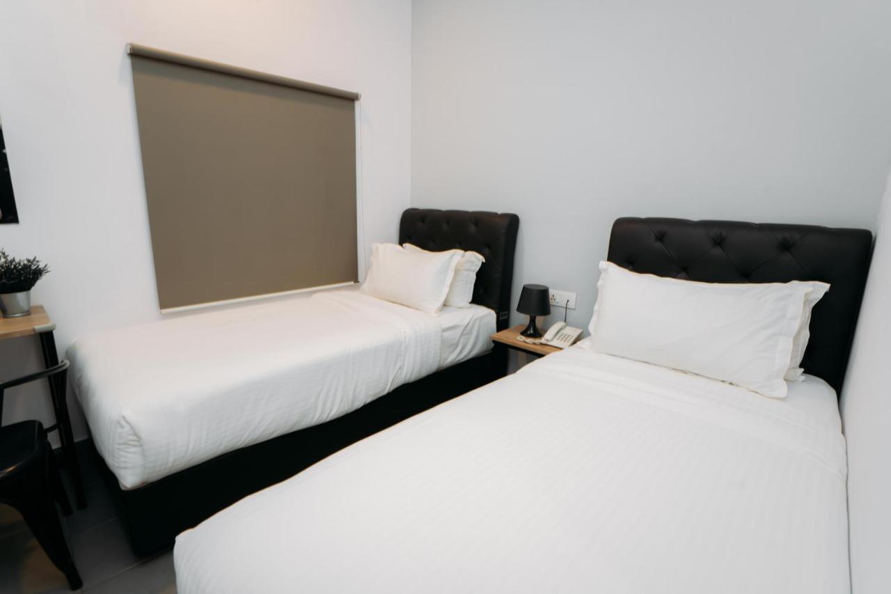 Hotel B Lot 2*