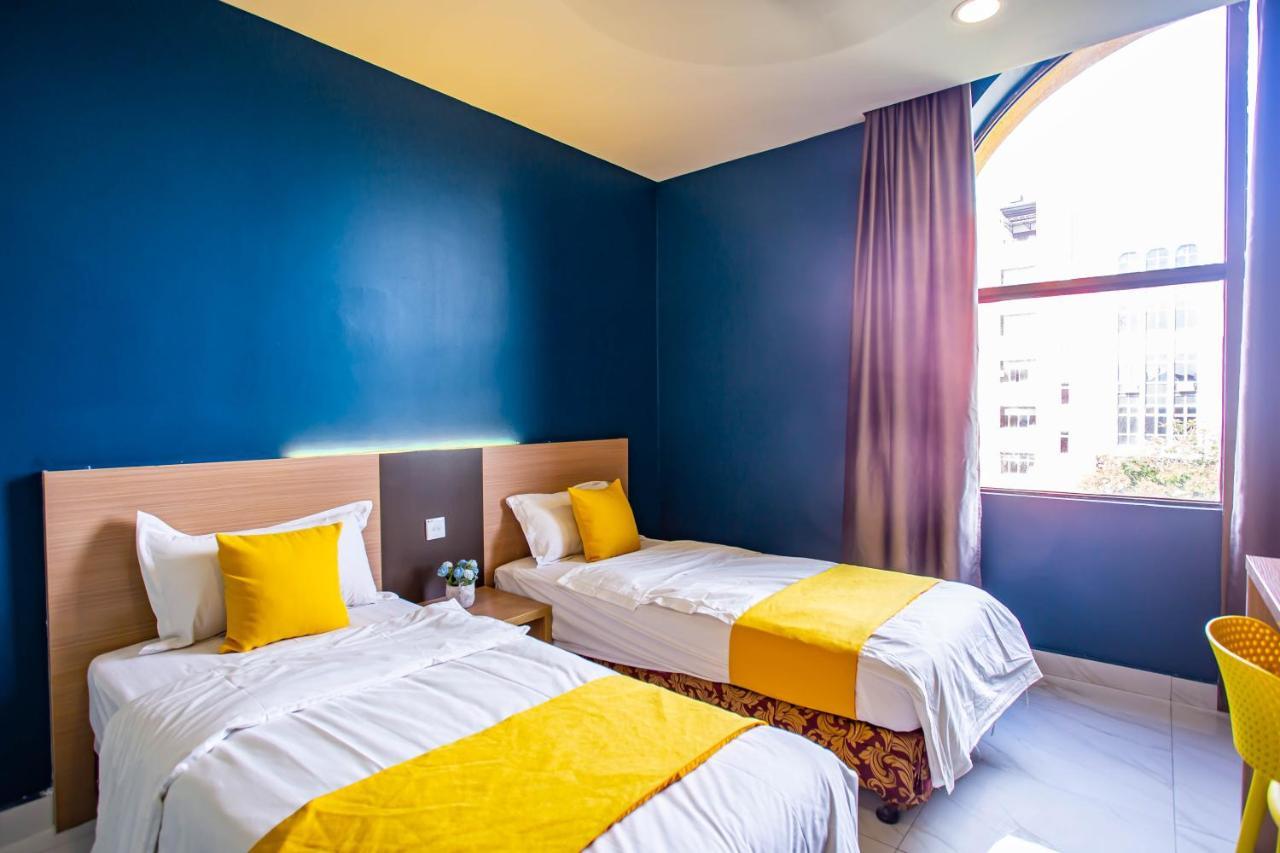 Beez Hotel 2*