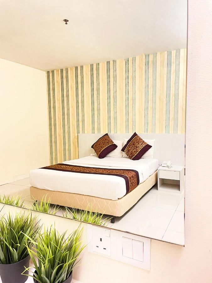 Hotel Esq Shamelin 2*
