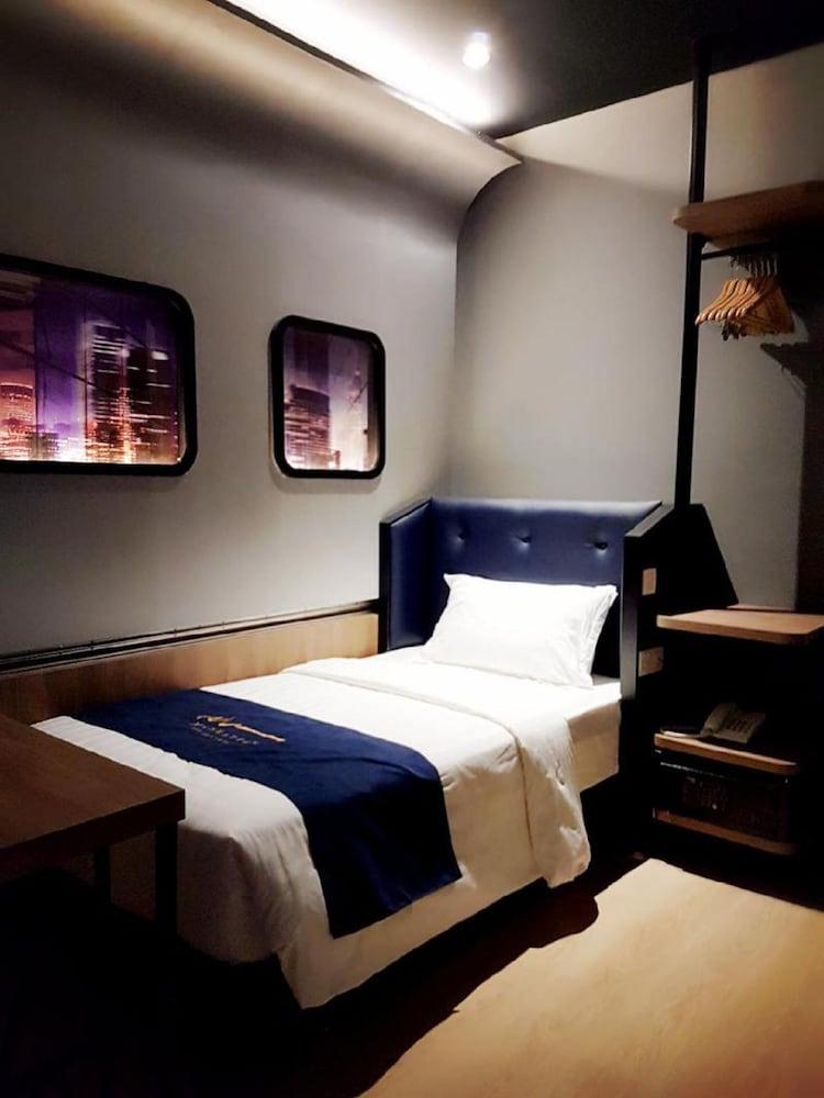 Manhattan Business Ttdi Hotel