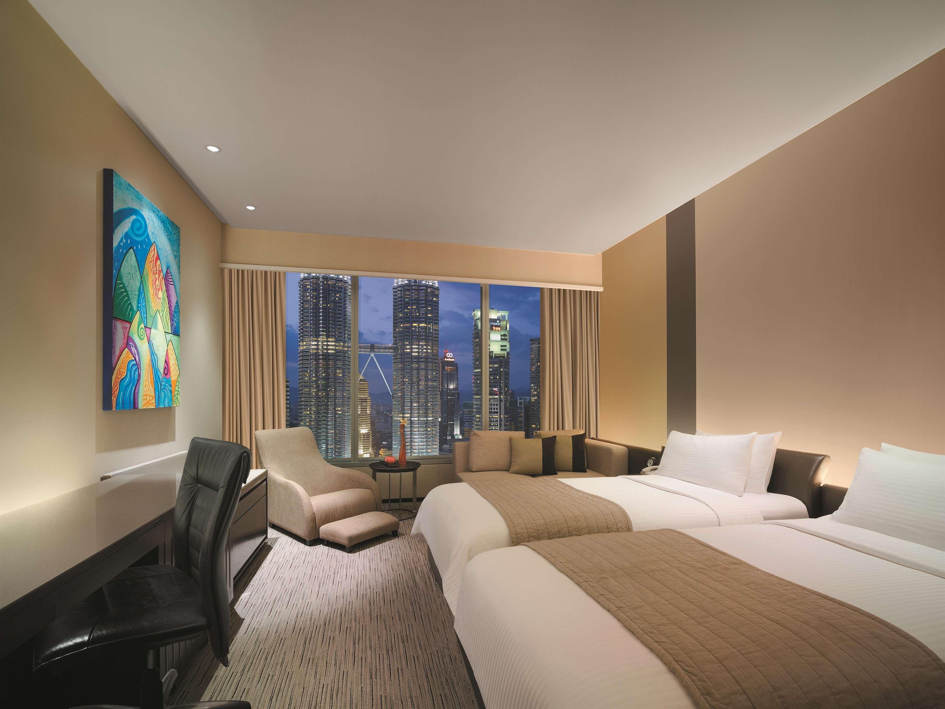 Traders Hotel, 5*