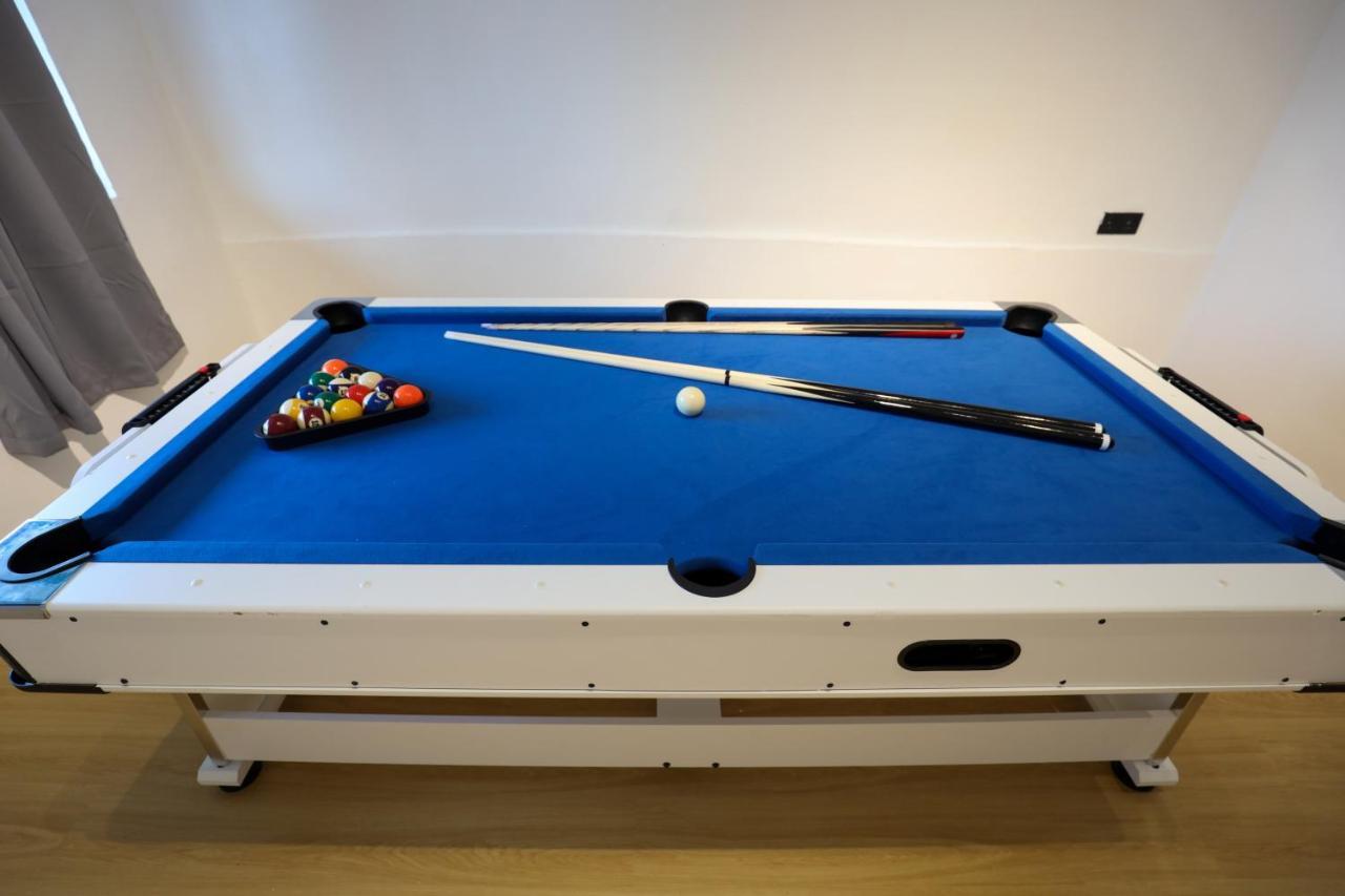 Cozy With Karaoke System & Pool Table