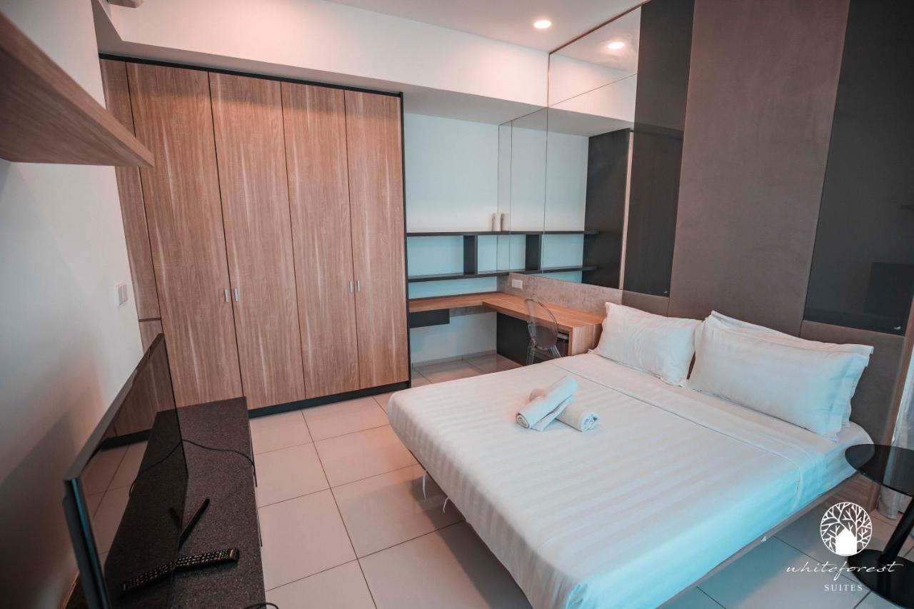 Apartment The Robertson By White Forest Suites