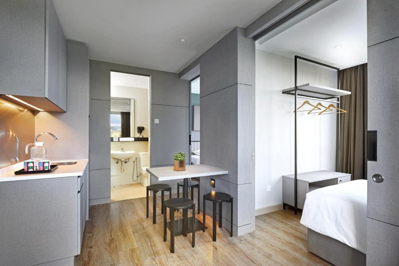 Komune Living & Wellness 4*
