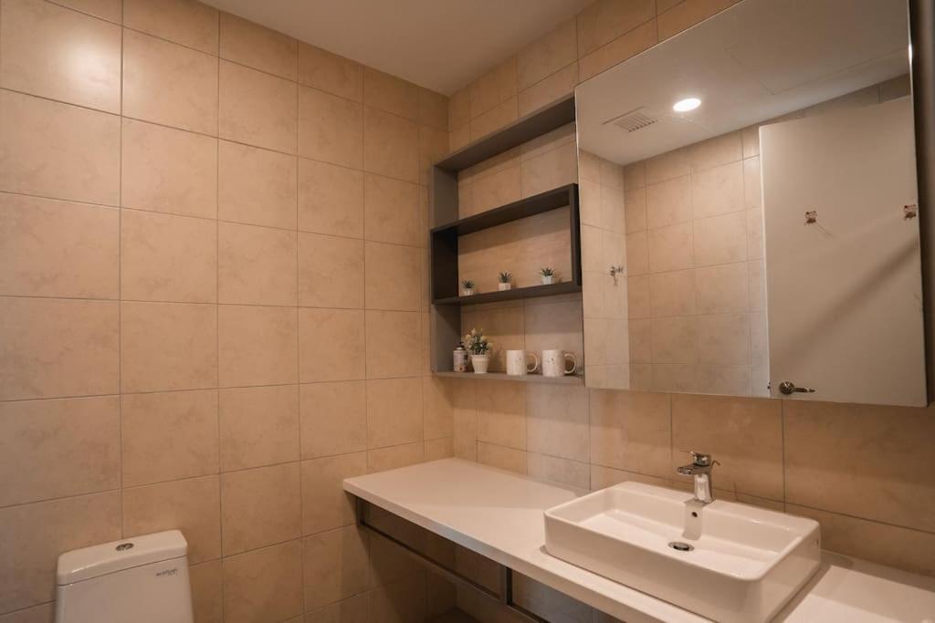 Apartment The Robertson Kl Bukit Bintang Netflix And Karaoke Kuala Lumpur