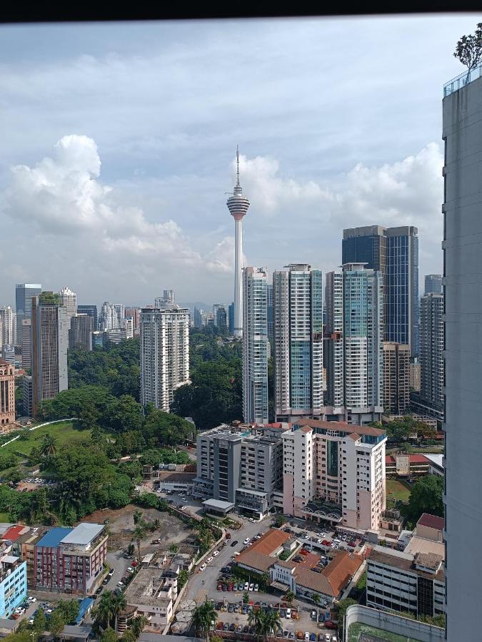 Robertson At Bukit Bintang 3 Bedroom With Netflix Apartemen