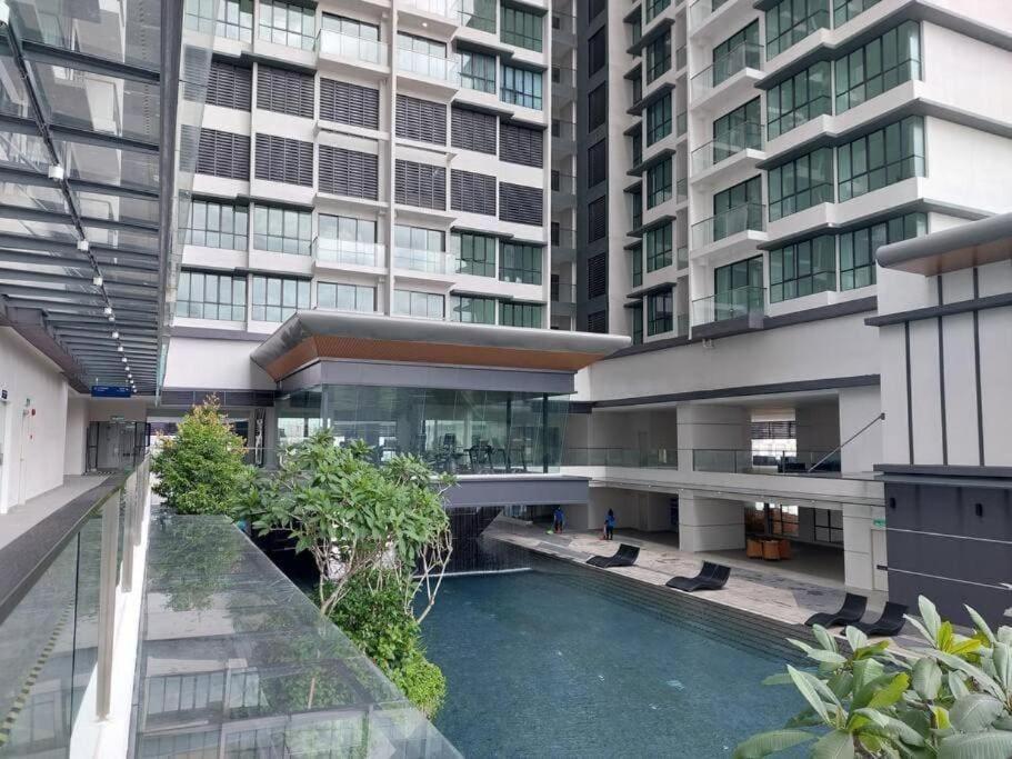 Staycation Hots @ Sunway Velocity Mall *