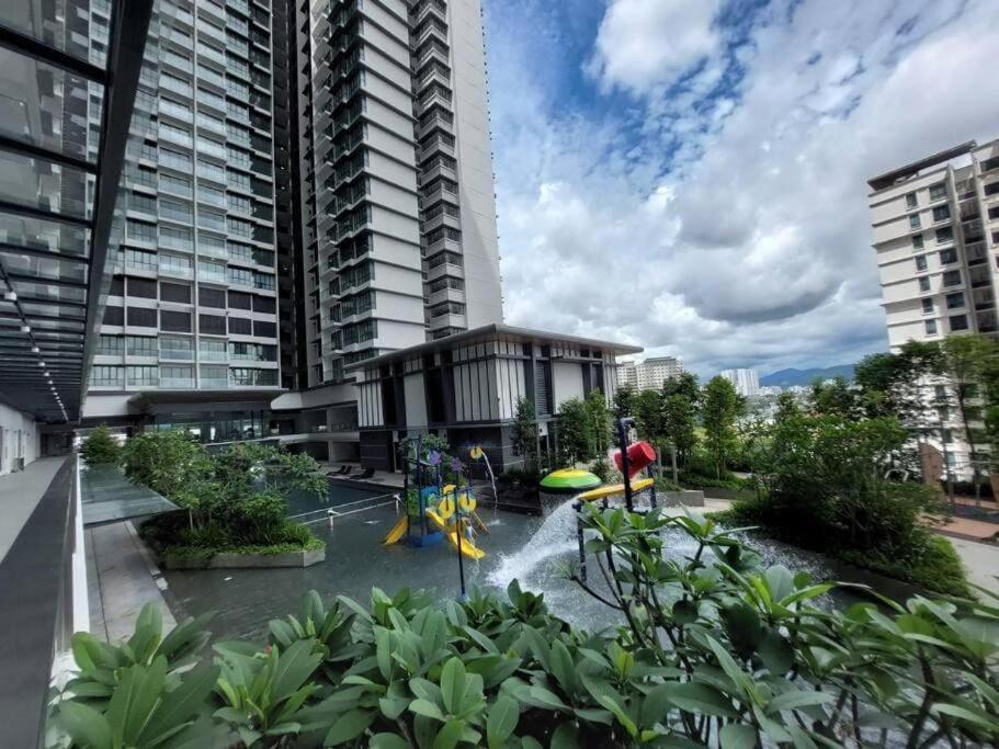 Staycation Hots @ Sunway Velocity Mall Apartment *