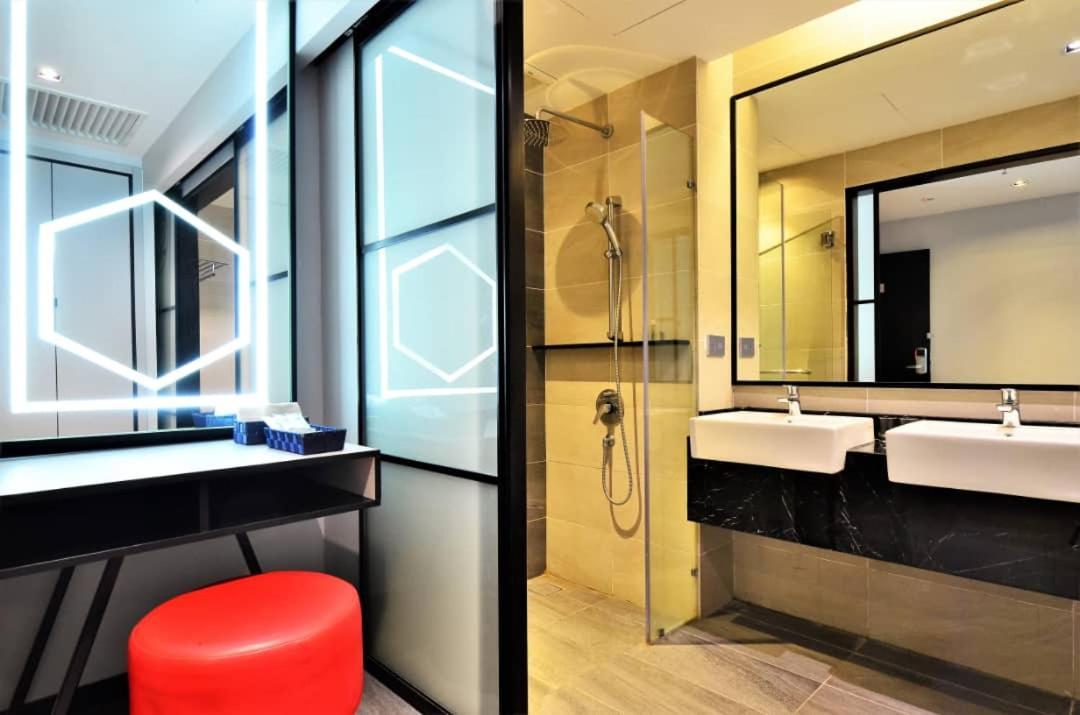 Red M101 By Oak Tree Apartment Kuala Lumpur