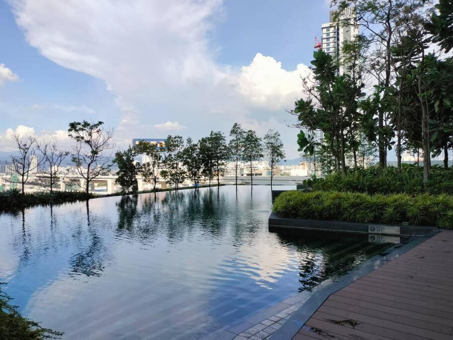 Luxury Sky Garden Near Trx Mall 100mbps Kuala Lumpur