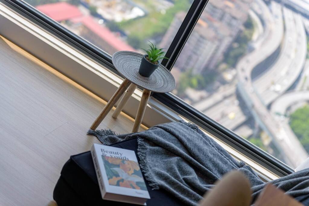 Apartemen Luxury Sky Garden Near Trx Mall 100mbps Kuala Lumpur