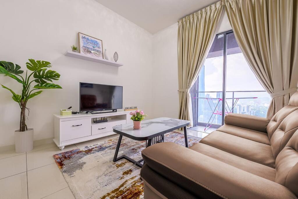 Luxury Sky Garden Near Trx Mall 100mbps Apartemen Kuala Lumpur