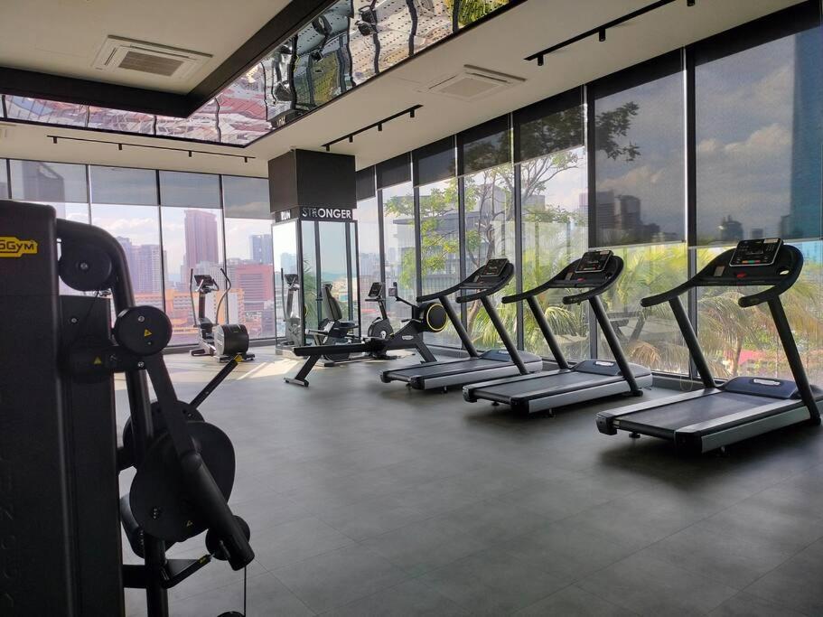 Luxury Sky Garden Near Trx Mall 100mbps Apartemen Kuala Lumpur