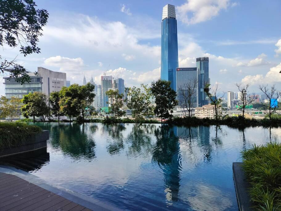 Apartemen Luxury Sky Garden Near Trx Mall 100mbps Kuala Lumpur
