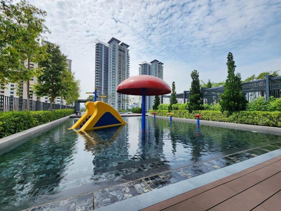 Apartment The Play Suite@pano. Mrt. Free Parking. Self C/in