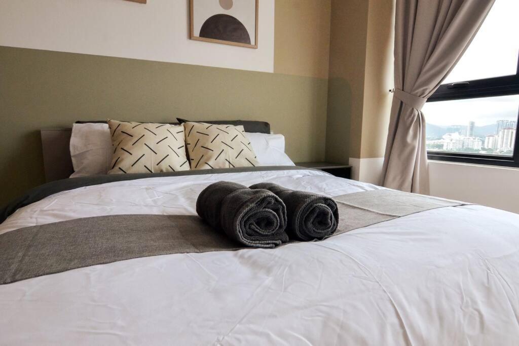 The Play Suite@pano. Mrt. Free Parking. Self C/in Apartment