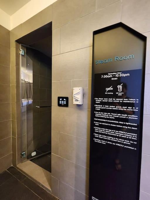 The Play Suite@pano. Mrt. Free Parking. Self C/in Apartment *