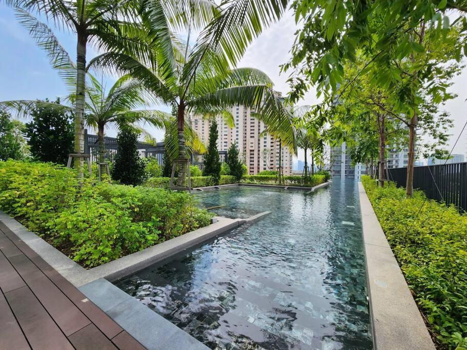 Apartment The Play Suite@pano. Mrt. Free Parking. Self C/in *