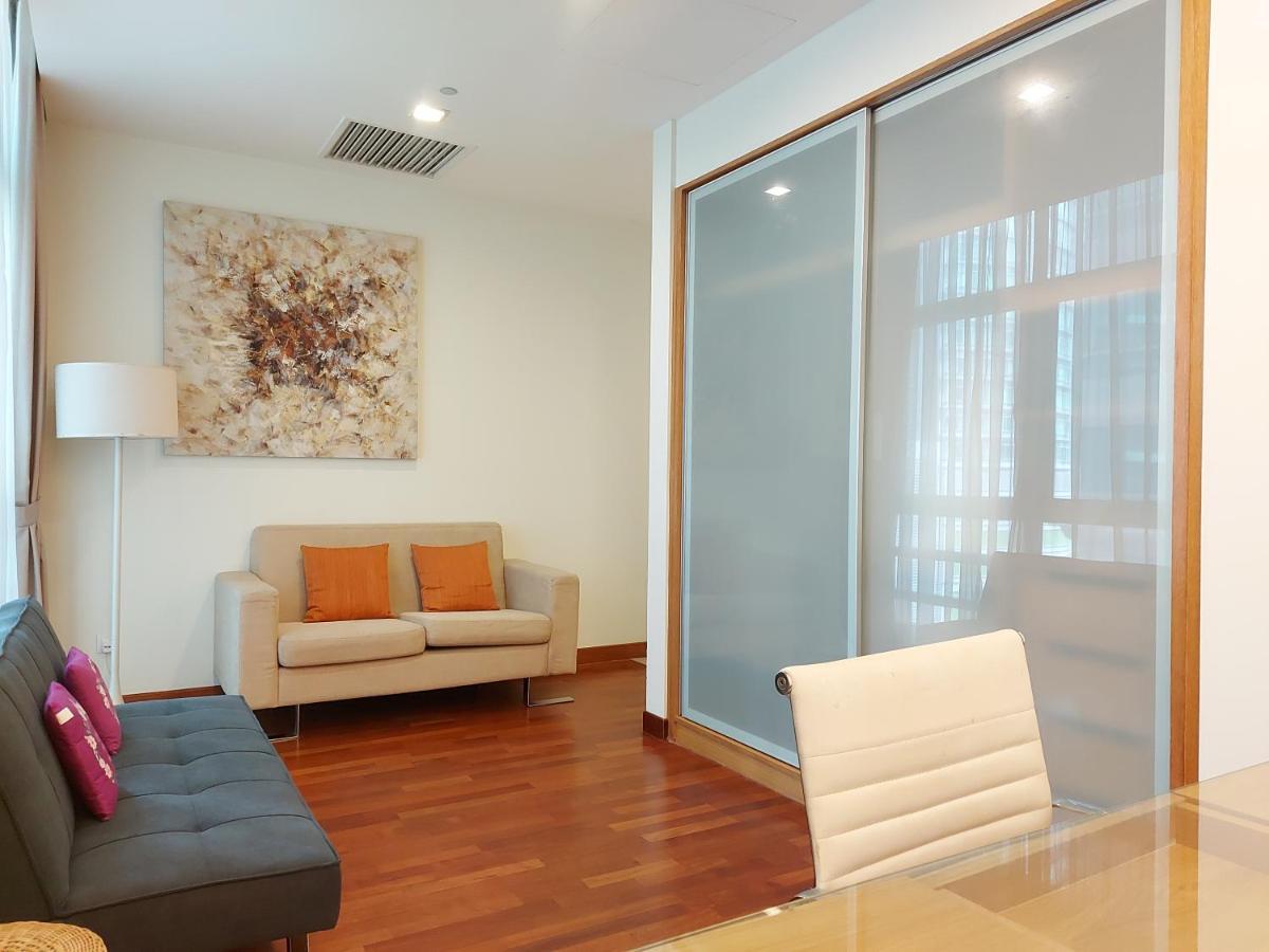 Klcc 261 Bukit Bintang 4 Pax Free 1 Parking *