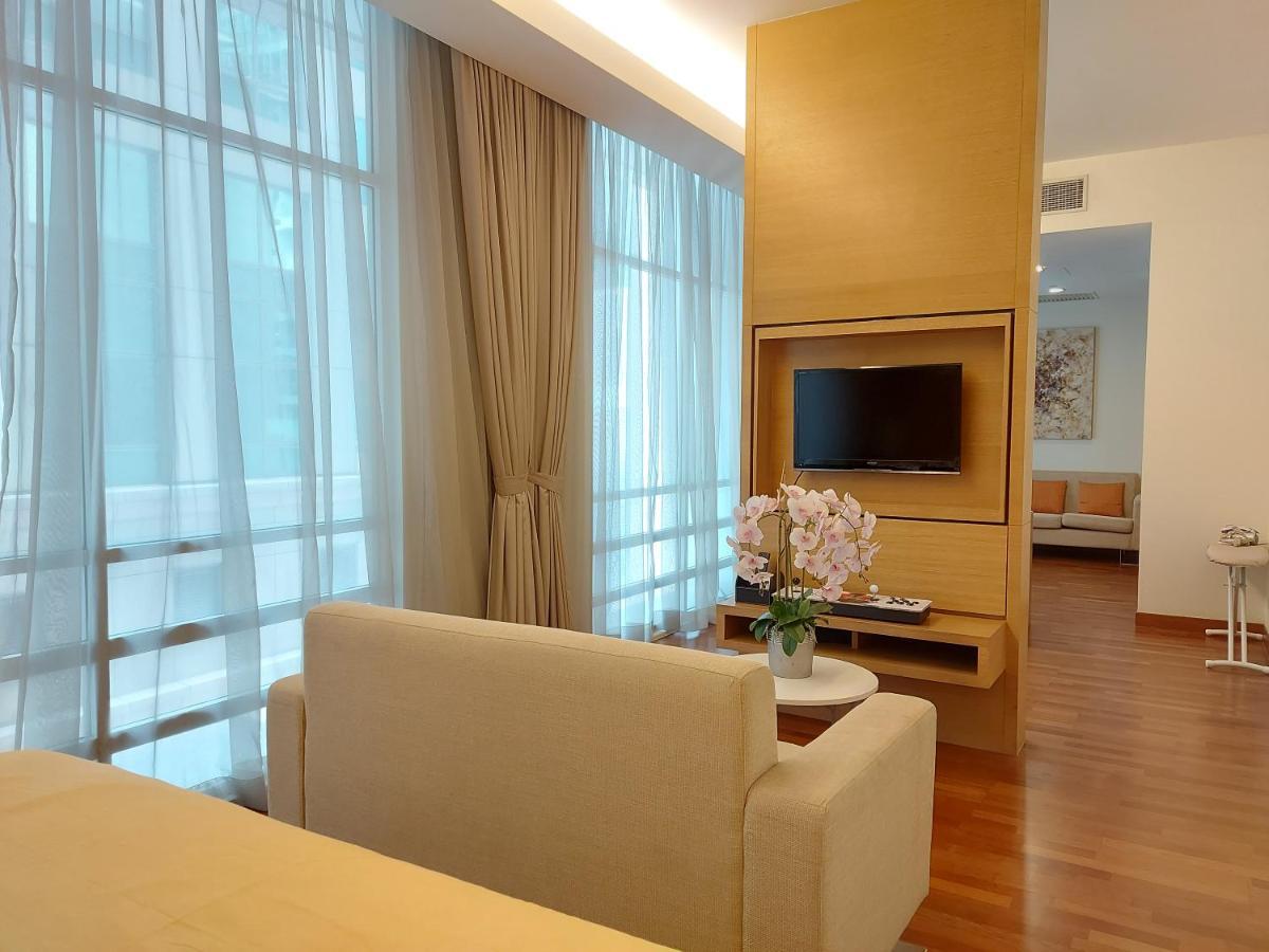 Klcc 261 Bukit Bintang 4 Pax Free 1 Parking Apartment Kuala Lumpur
