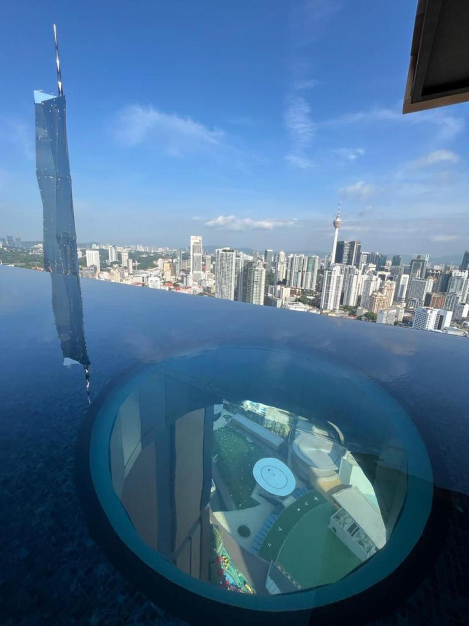 Apartemen Lotus Infinity Pool At Lucentia