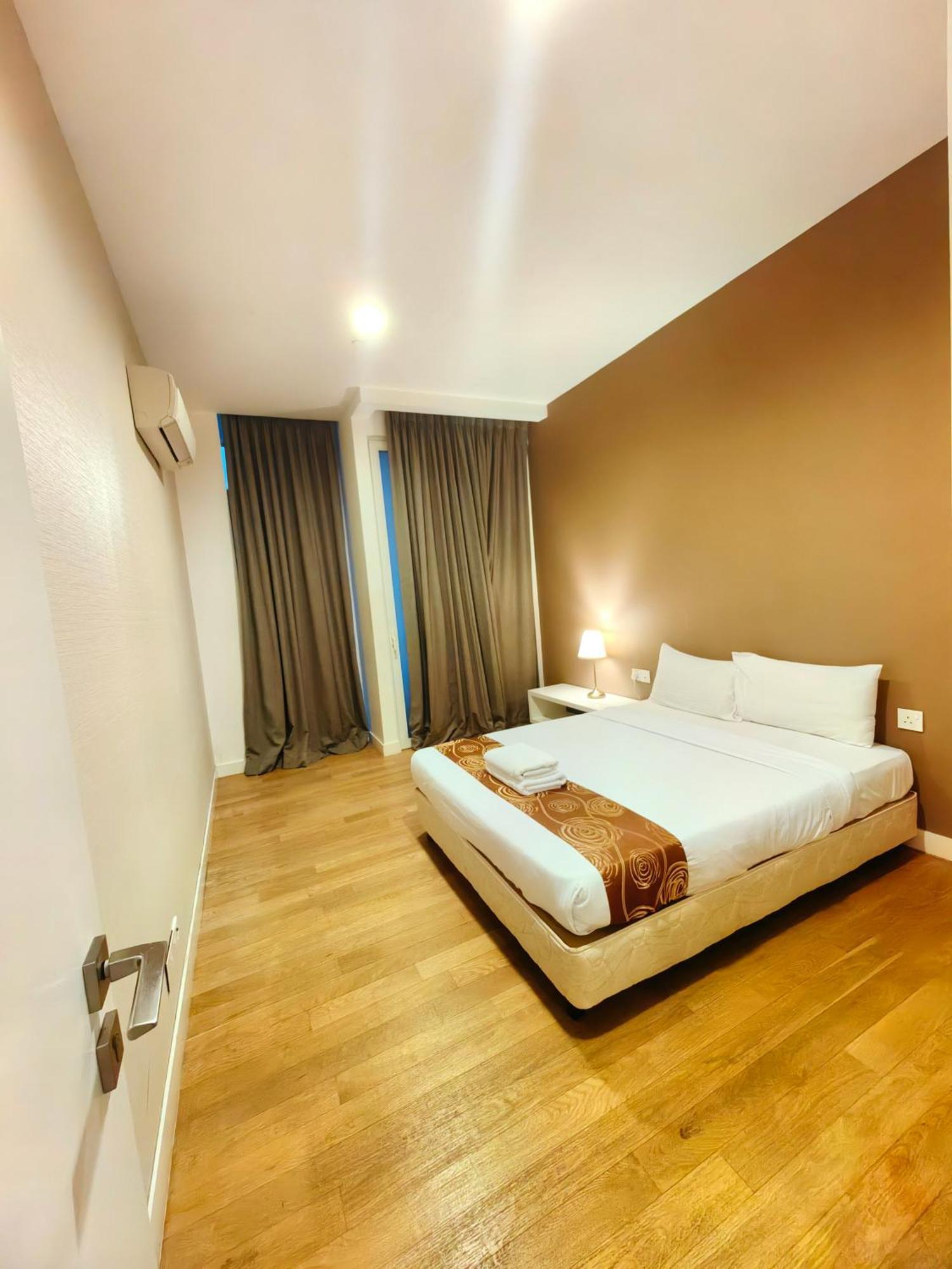 Platinum Apartment *