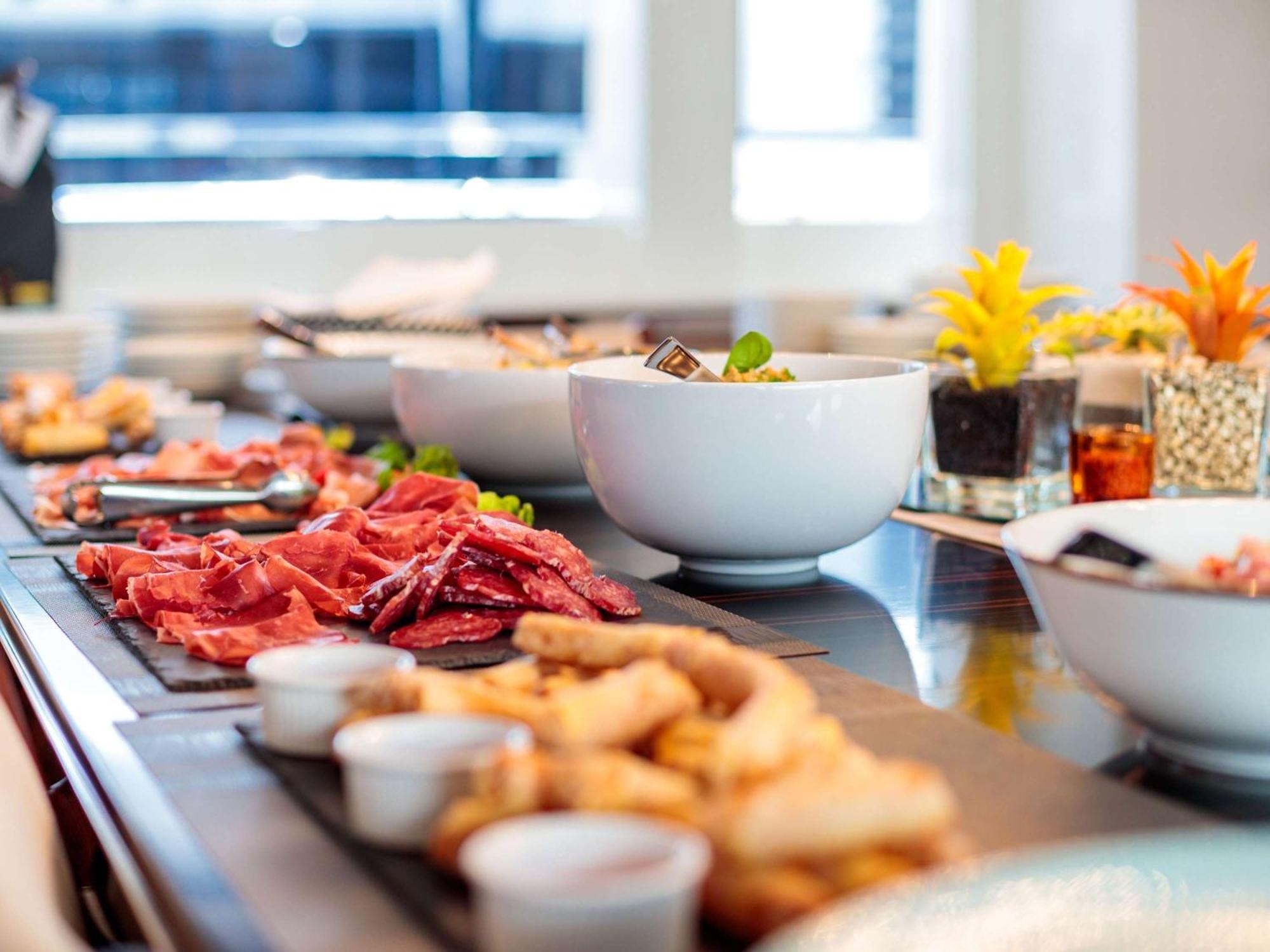 Sofitel Damansara Khách sạn