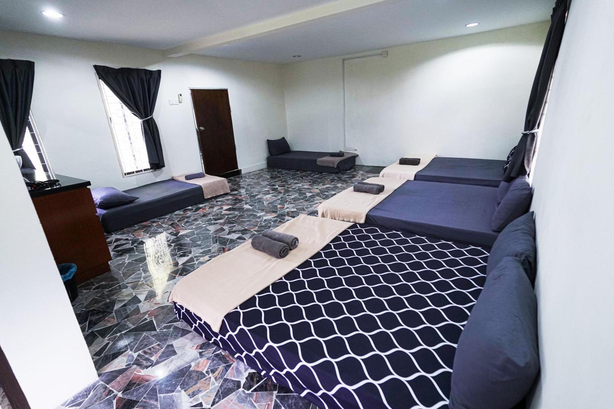 Villa 30 Pax Oug Bungalow With Swimming Pool Kuala Lumpur