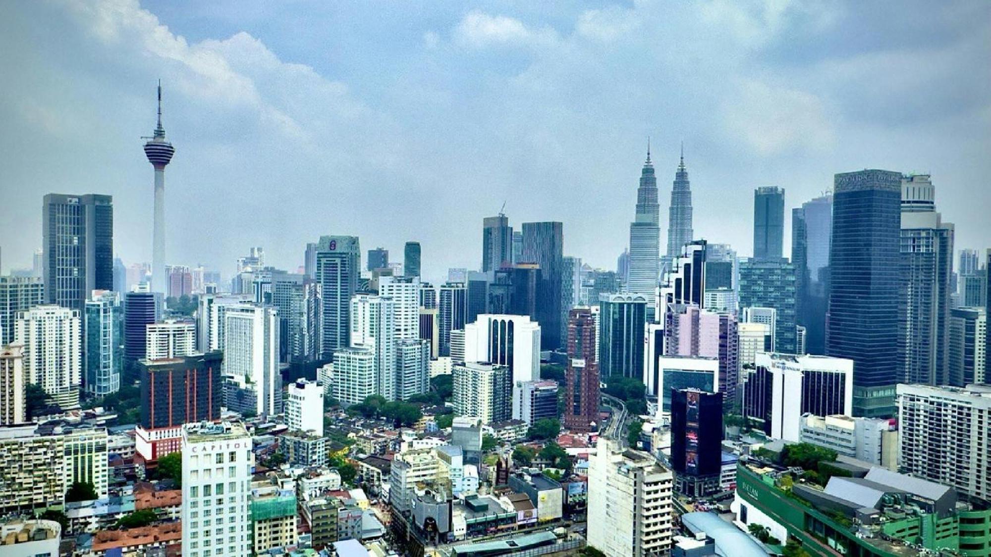 Rihanna Service At Times Square Apartment Kuala Lumpur
