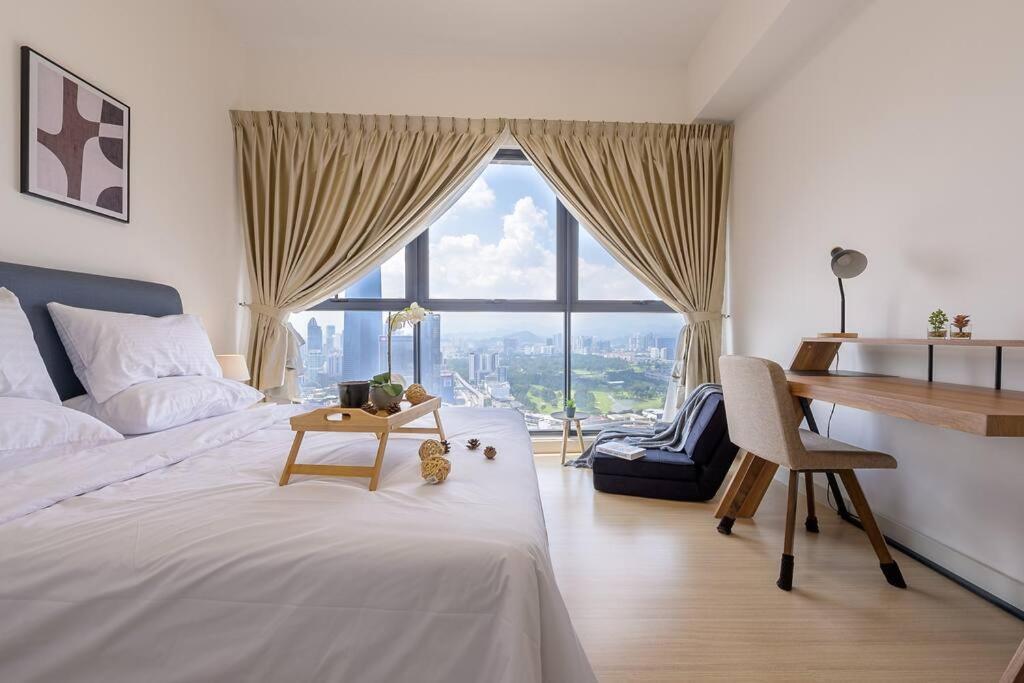 Luxury Sky Garden Near Trx Mall 100mbps Apartemen