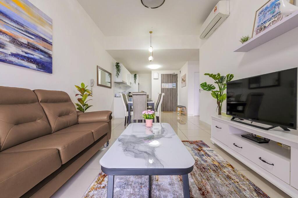Luxury Sky Garden Near Trx Mall 100mbps Apartemen *