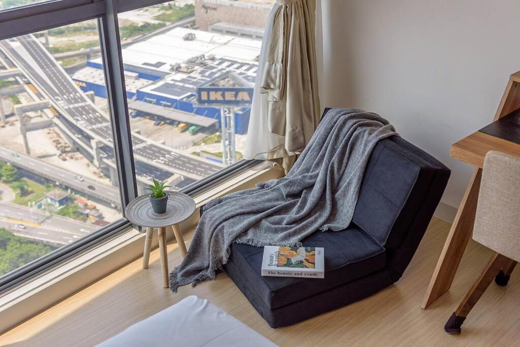 Luxury Sky Garden Near Trx Mall 100mbps Apartemen Kuala Lumpur