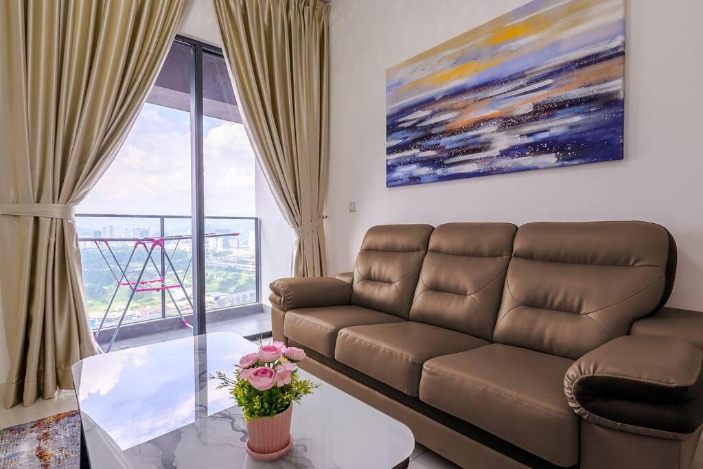 Luxury Sky Garden Near Trx Mall 100mbps Apartemen Kuala Lumpur