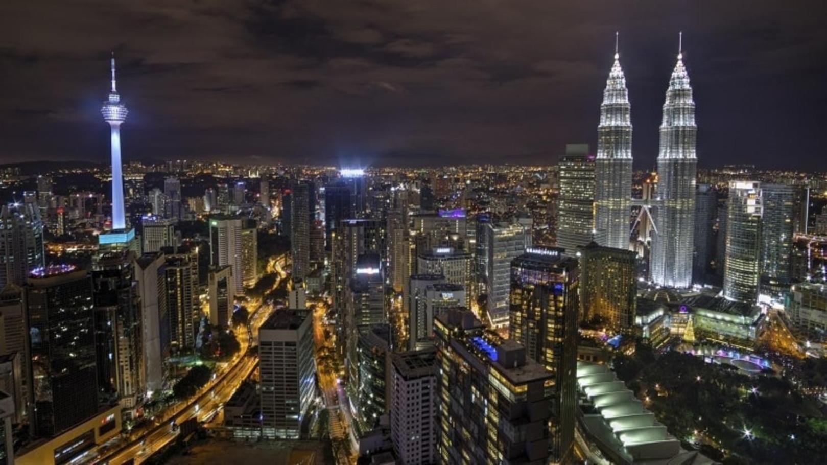 Landmark Infinity Pool At Lucentia Apartment Kuala Lumpur
