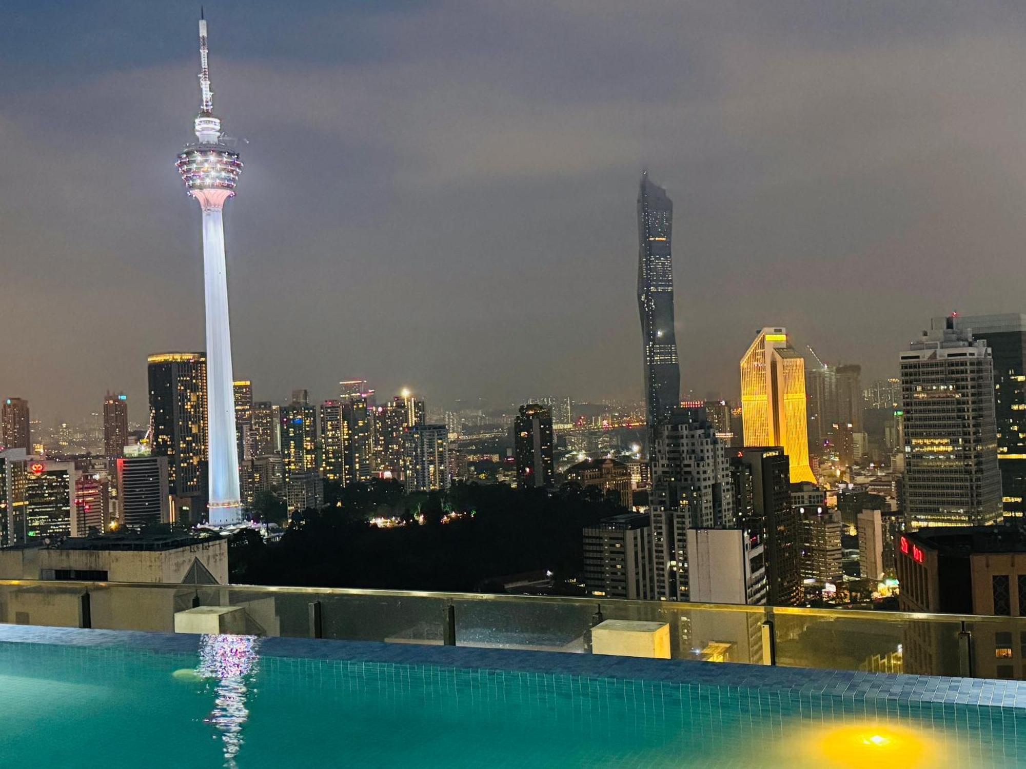 The Colony & Luxe Klcc By Classy Apartment