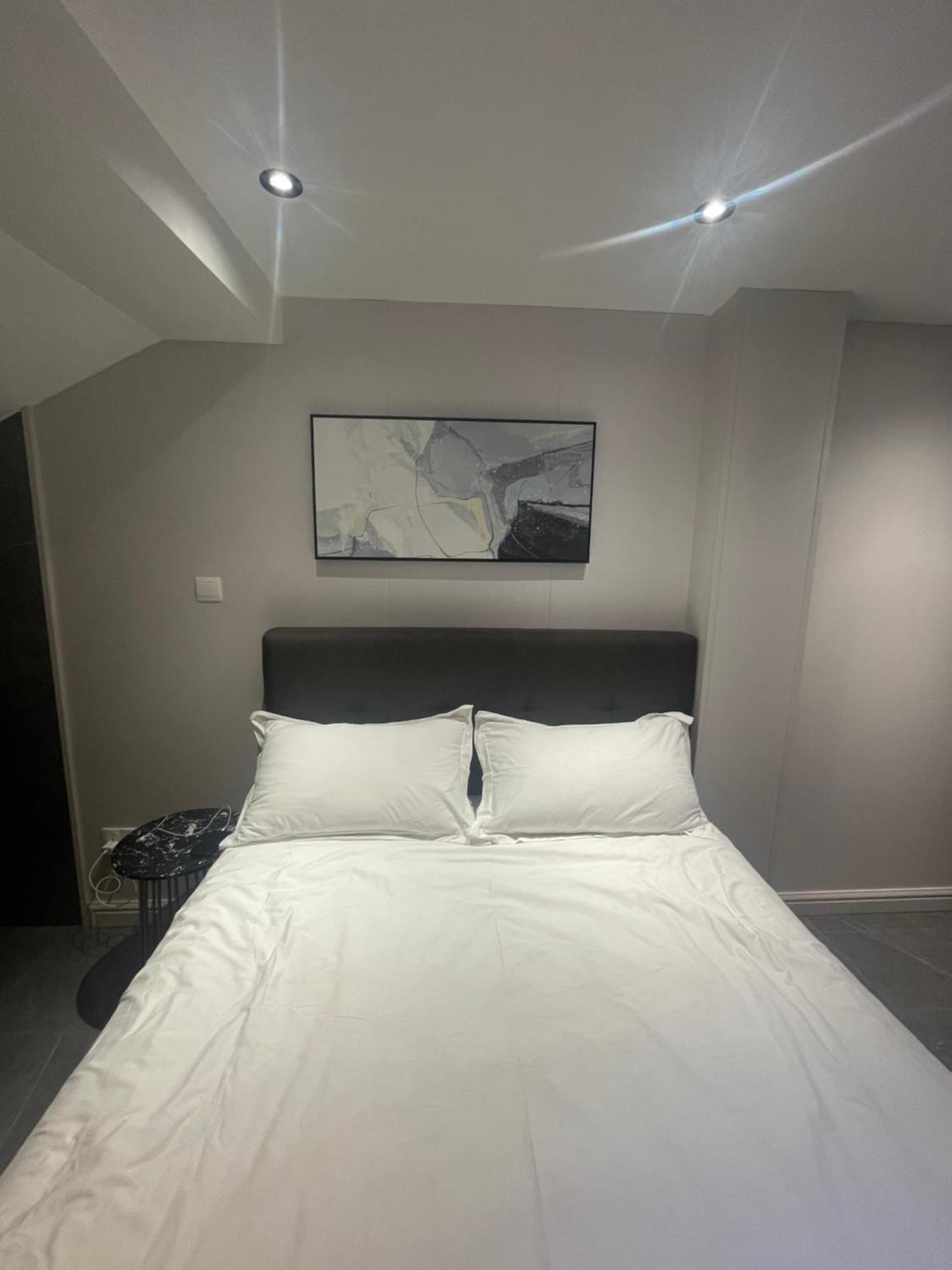 Yvone Apartment *