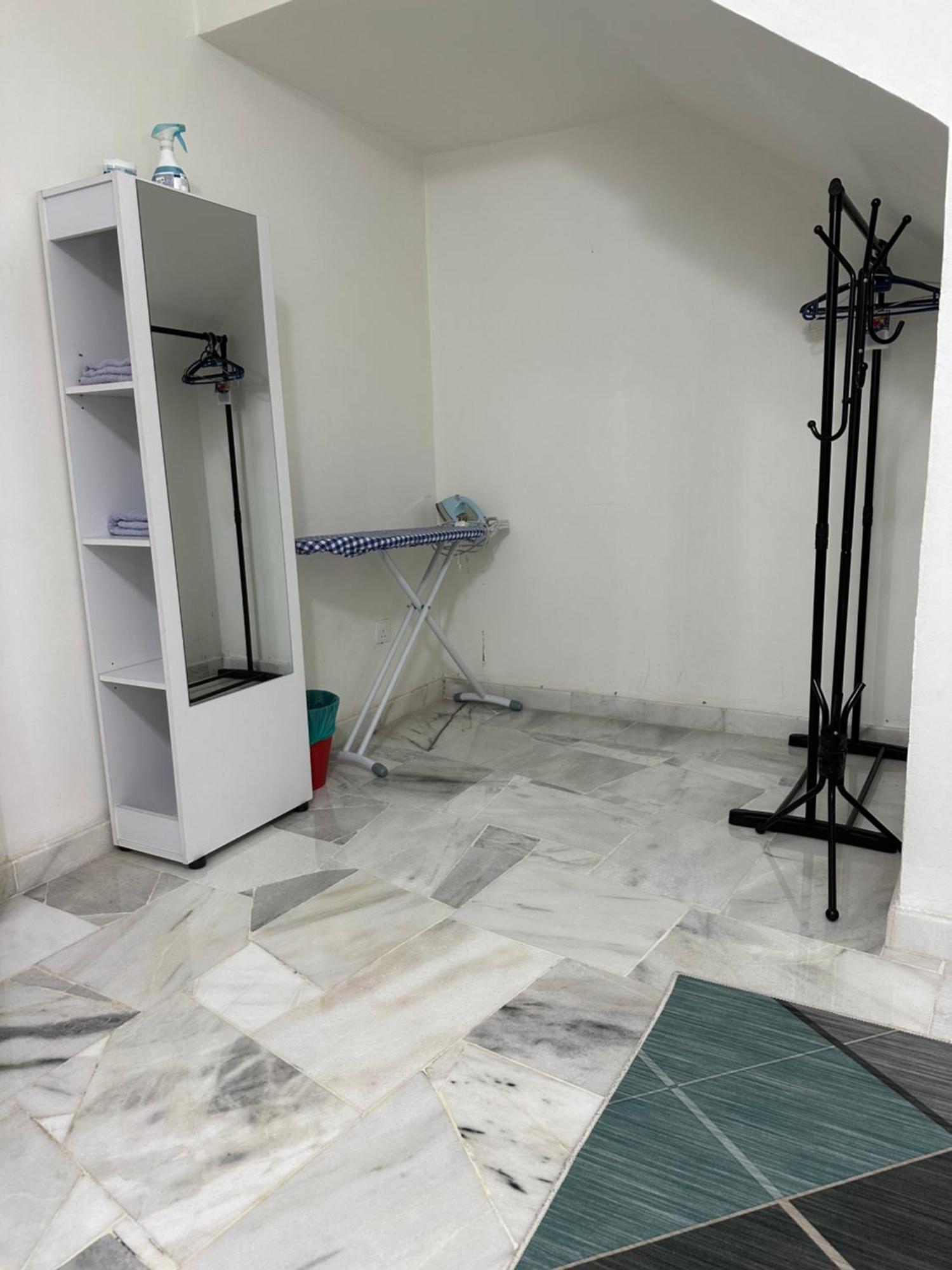 Desa Damai Fully Air Cond And Self Check In #7 Pax Apartment