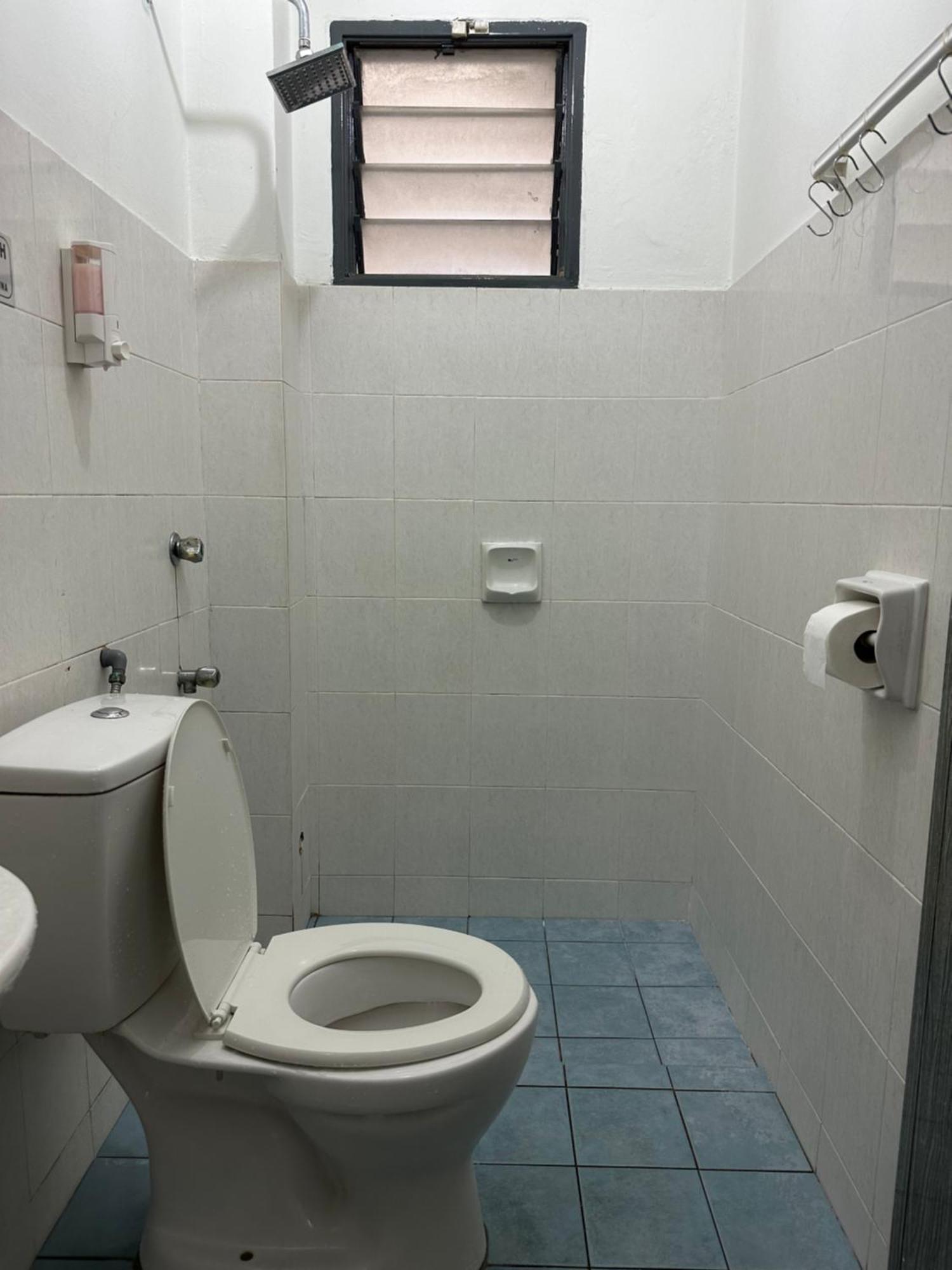 Desa Damai Fully Air Cond And Self Check In #7 Pax Apartment *