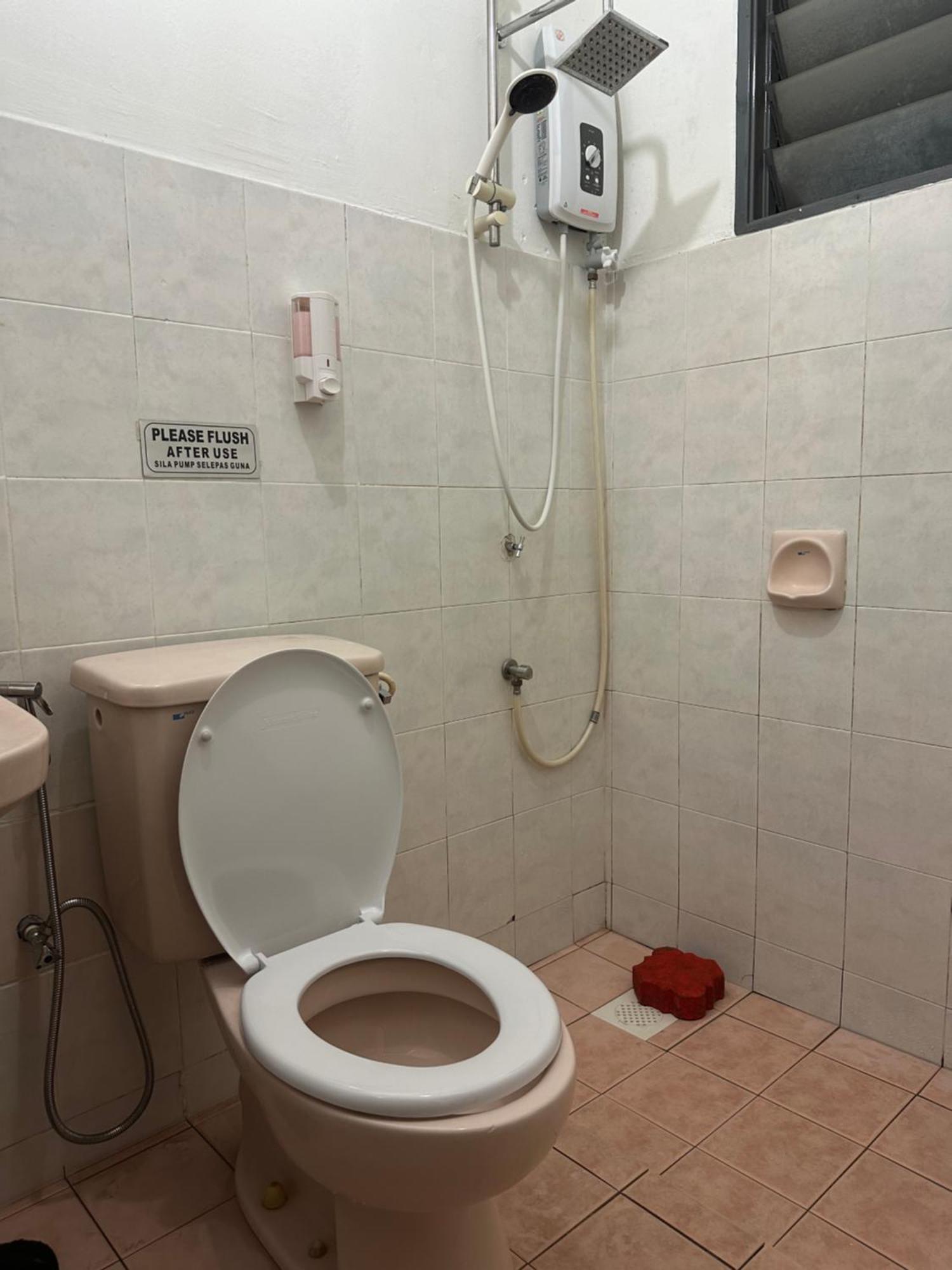 Apartment Desa Damai Fully Air Cond And Self Check In #7 Pax *