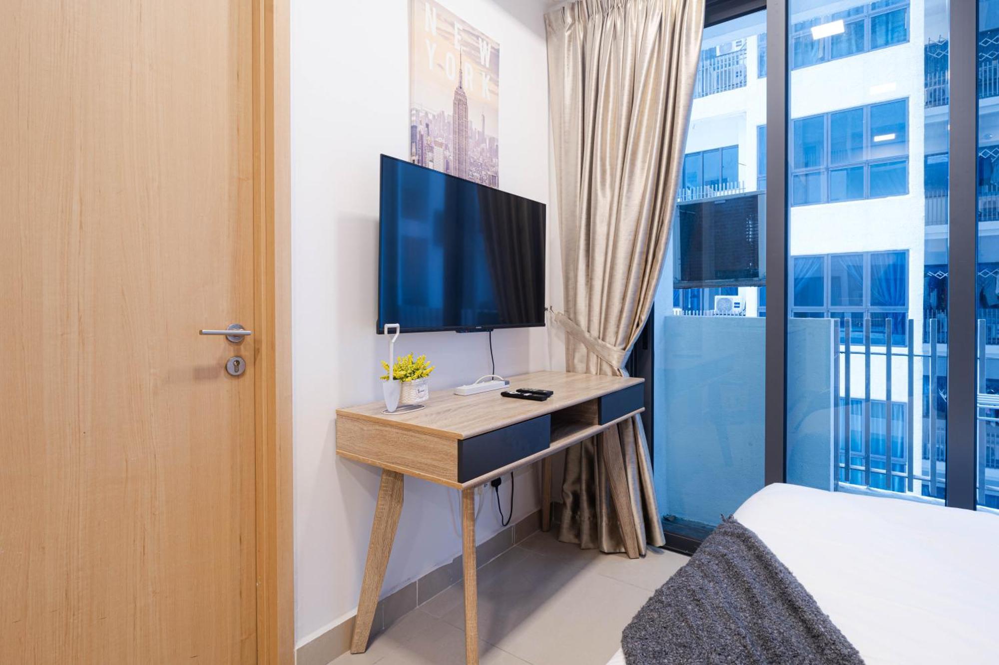 The Colony By Infinitum Pool View Klcc Trx Merdeka 118 Kl Tower Apartment