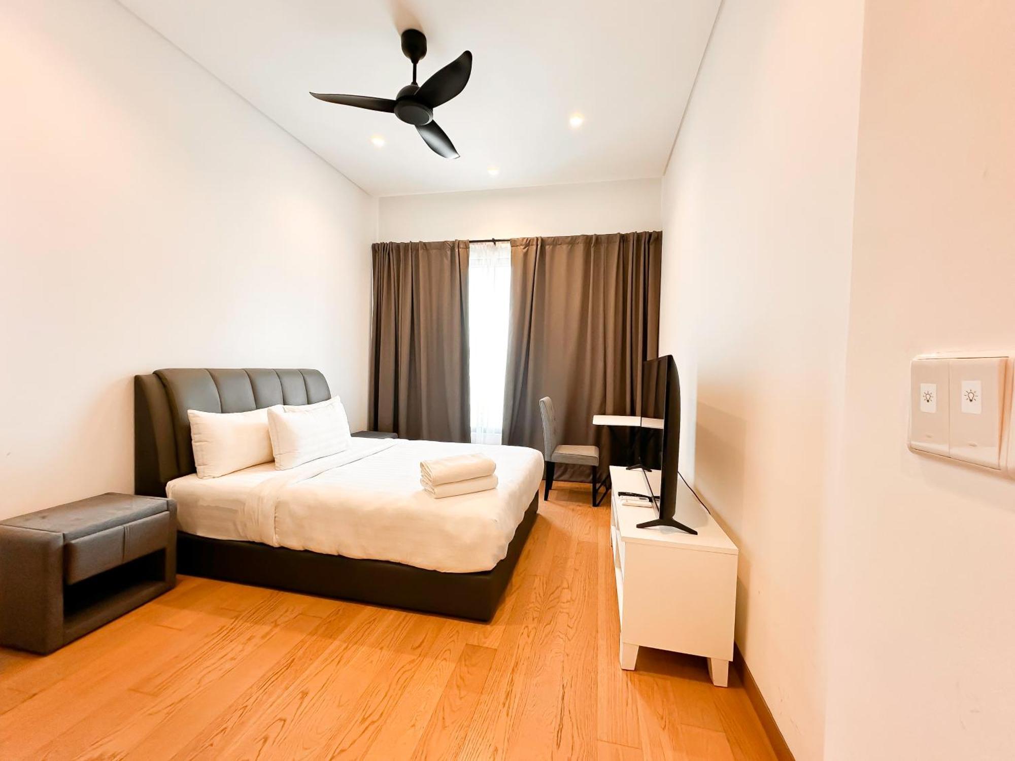 Lucentia Residences By Moonlight Stay!