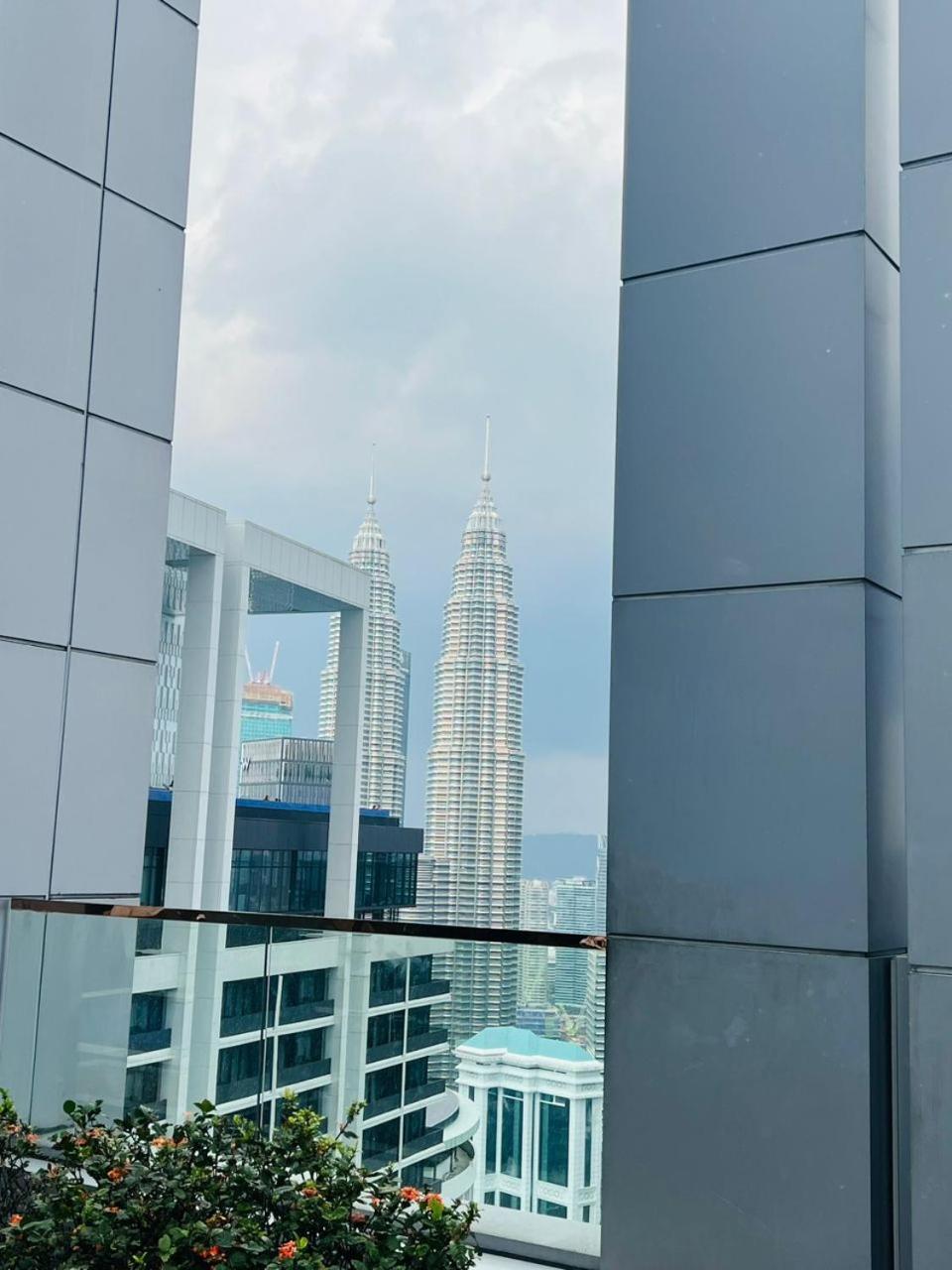 Luxury Klcc Platinum By Classy