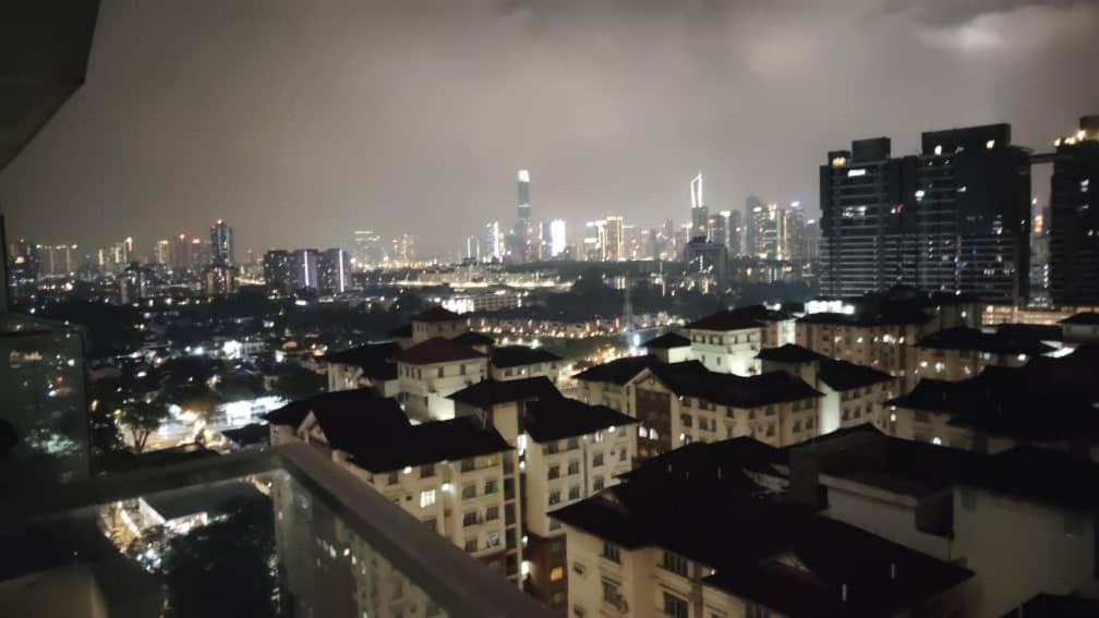 2br 4pax Reizz Residences Jalan Ampang With Balcony And Views
