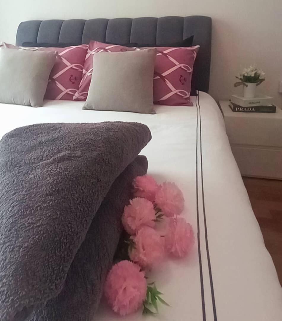 2br 4pax Reizz Residences Jalan Ampang With Balcony And Views * Kuala Lumpur