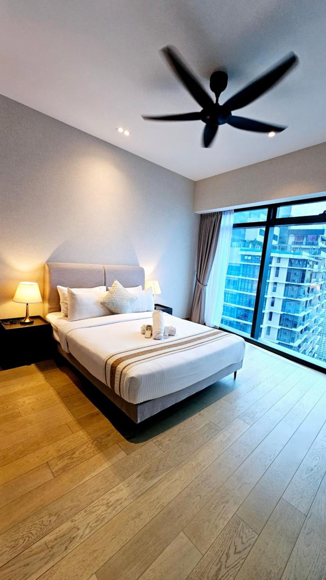 Crystal Service At Eaton Klcc Apartment Kuala Lumpur